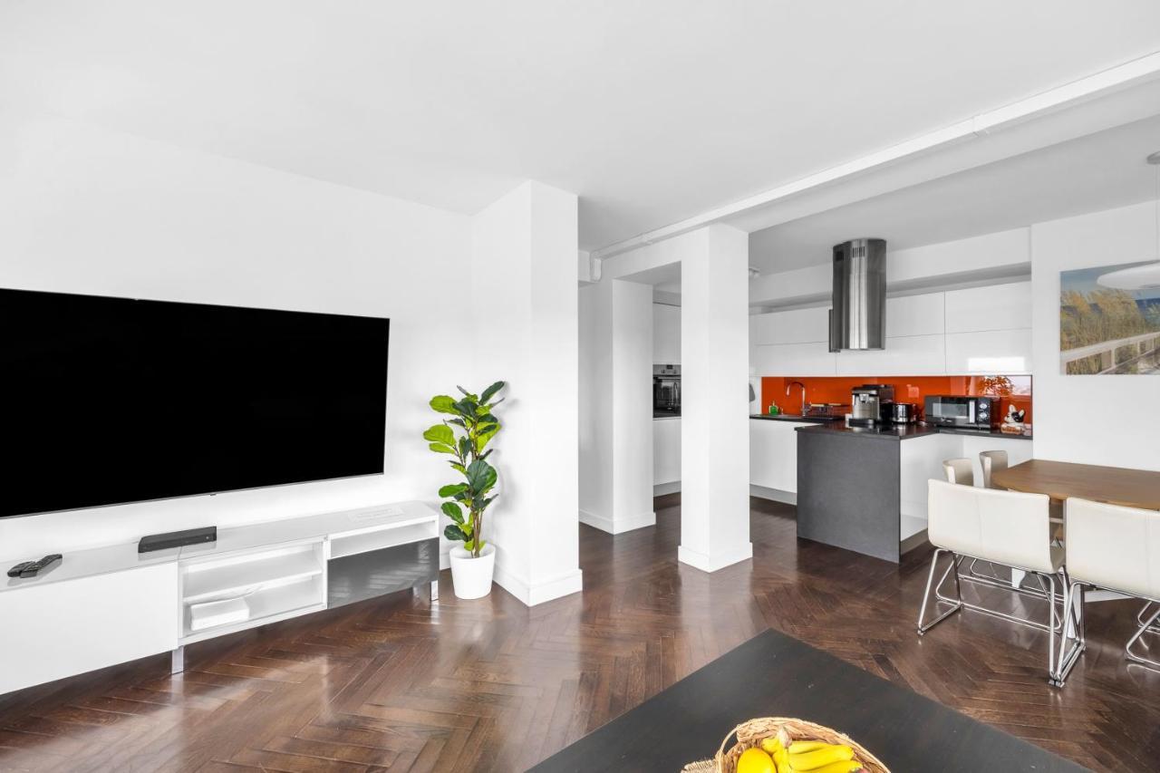 23Rd Floor 3Br Apt With Views Of Warschau Exterior foto