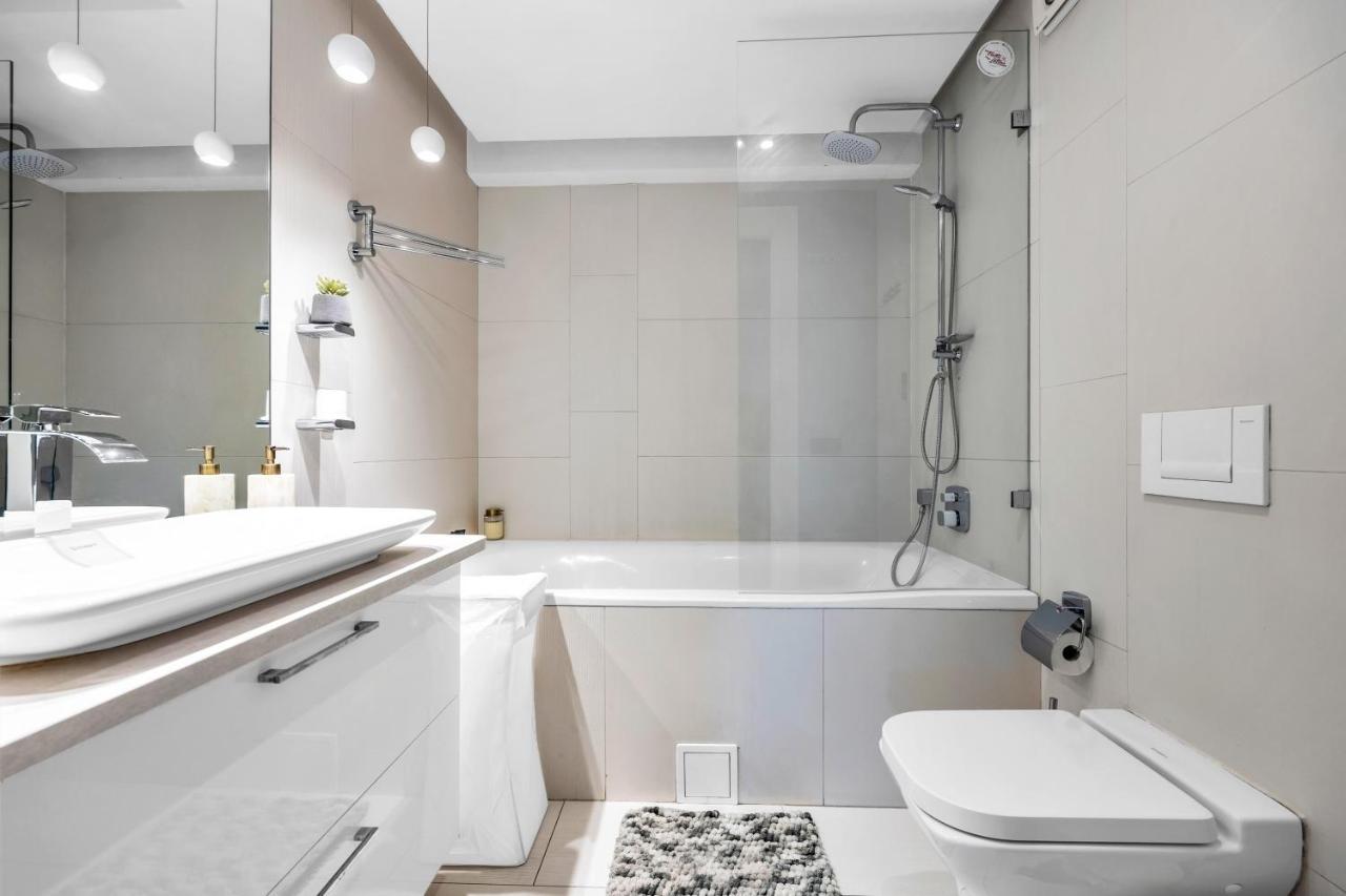 23Rd Floor 3Br Apt With Views Of Warschau Exterior foto