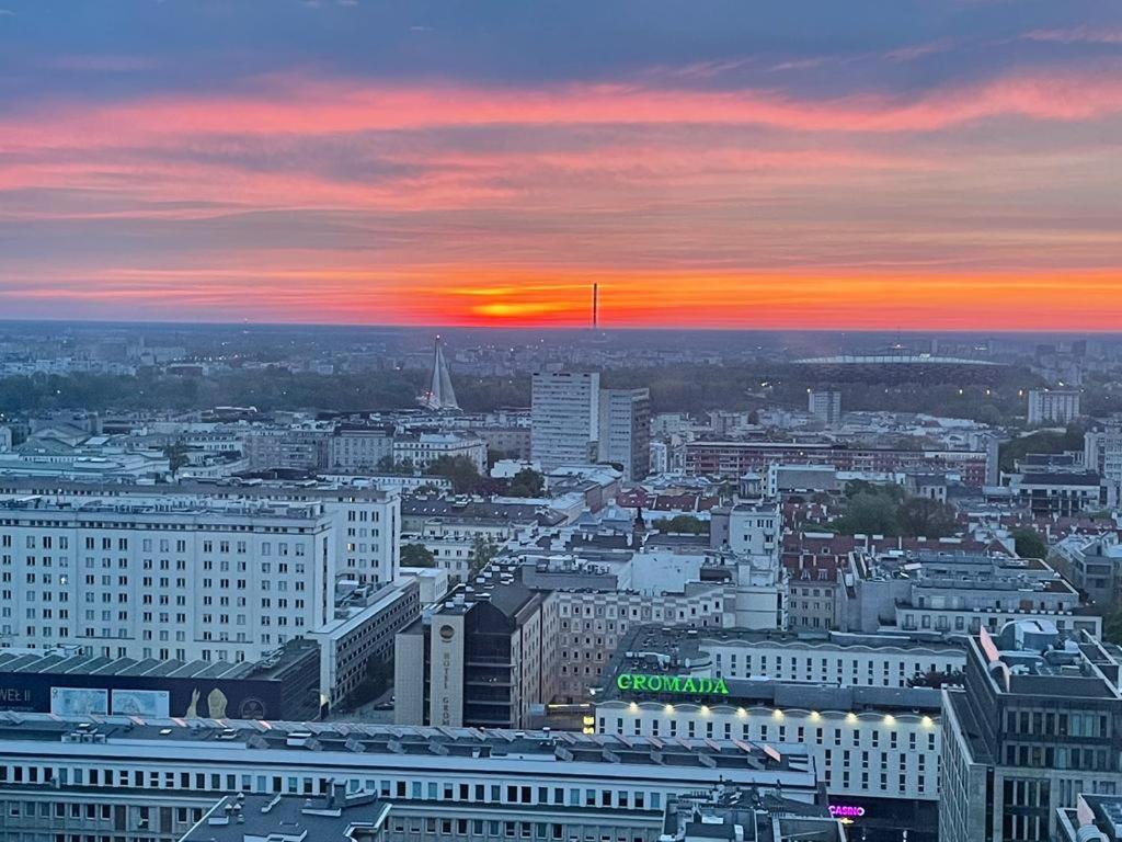 23Rd Floor 3Br Apt With Views Of Warschau Exterior foto
